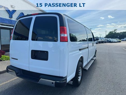 Used 2025 Chevrolet Express 3500 LT w/ LT Preferred Equipment Group RWD image 3