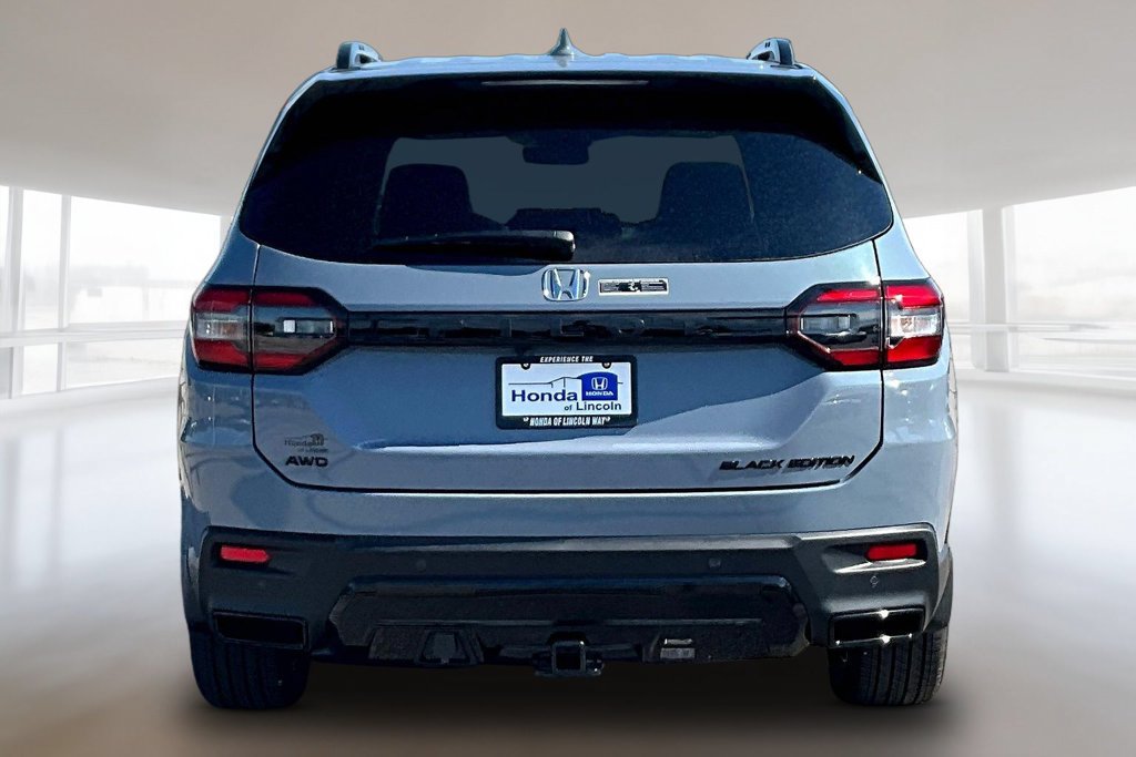 New 2026 Honda Pilot Black Edition image 4