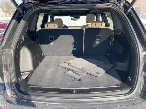 Used 2024 Jeep Grand Cherokee Limited w/ Black Appearance Package image 21