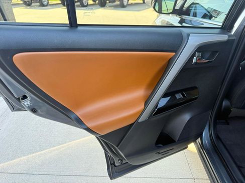 Used 2018 Toyota RAV4 Limited w/ All Weather Liner Package image 15
