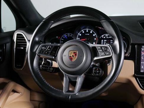 Used 2021 Porsche Cayenne Coupe image 16