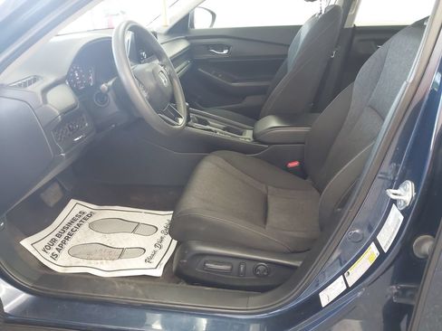 Used 2023 Honda Accord EX image 7