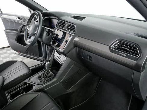 Certified 2023 Volkswagen Tiguan SE R-Line image 18