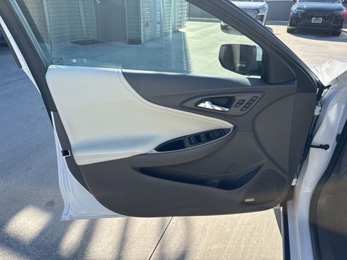 Used 2024 Chevrolet Malibu LT image 10