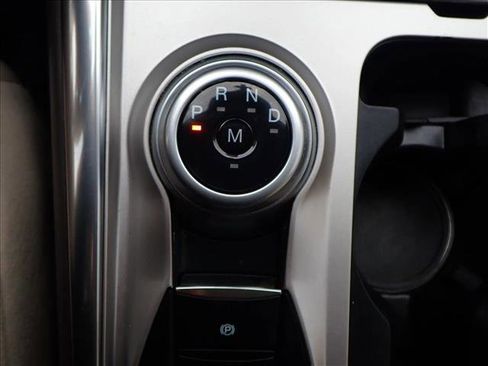 Used 2020 Ford Explorer Platinum w/ Premium Technology Package image 26