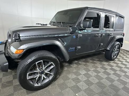 Used 2024 Jeep Wrangler Unlimited w/ Convenience Group AWD/4WD image 7