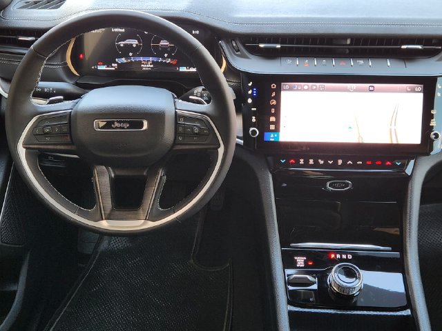 Certified 2026 Jeep Grand Cherokee L Limited AWD/4WD image 32
