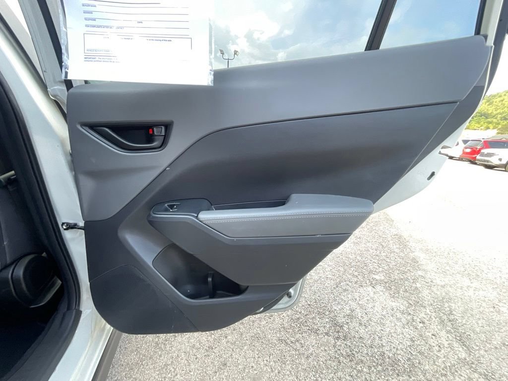 Used 2025 Subaru Crosstrek 2.5i Premium AWD/4WD image 23