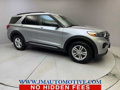 Used 2023 Ford Explorer XLT AWD/4WD image 7