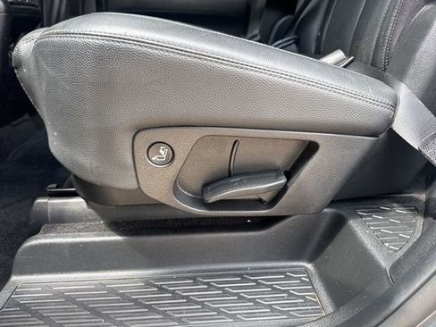 Used 2022 Hyundai Palisade SEL w/ Premium Package FWD image 8