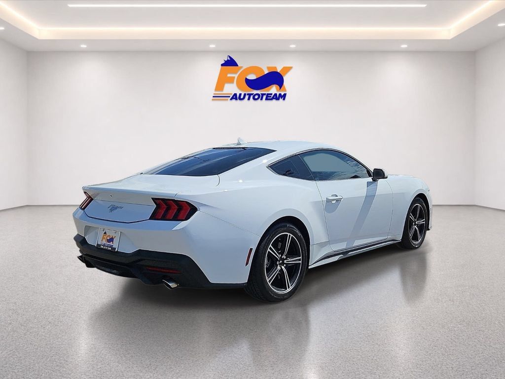 Used 2024 Ford Mustang Coupe RWD image 4