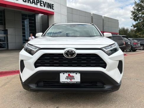 Used 2025 Toyota RAV4 XLE FWD image 3