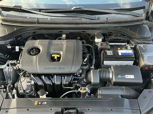 Used 2019 Hyundai Elantra SE w/ Cargo Package image 3