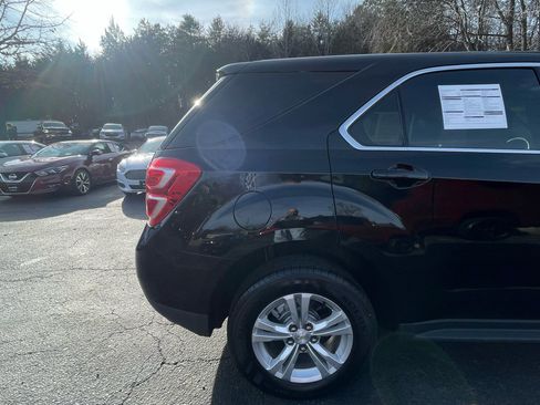 Used 2017 Chevrolet Equinox LS image 9