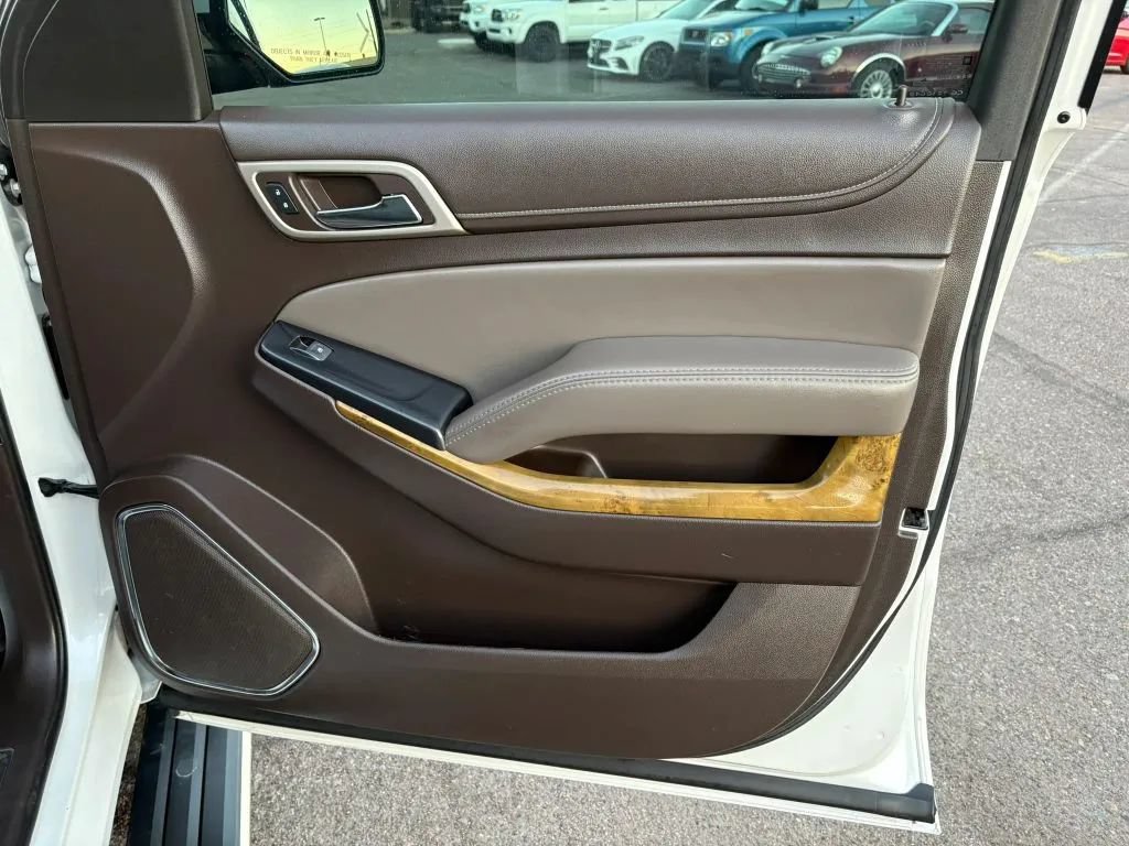 Used 2017 GMC Yukon XL Denali AWD/4WD image 18