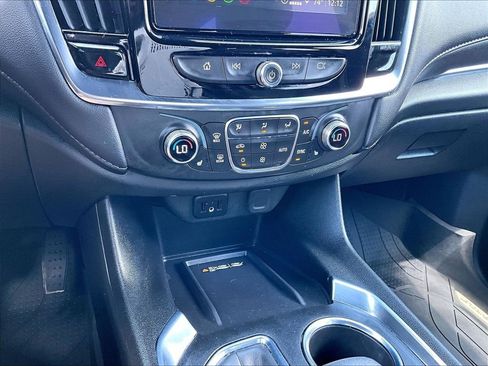 Used 2023 Chevrolet Traverse LT w/ LPO, Floor Liner Package AWD/4WD image 28