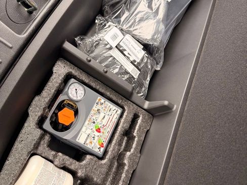 Used 2023 Hyundai Santa Fe Limited image 38