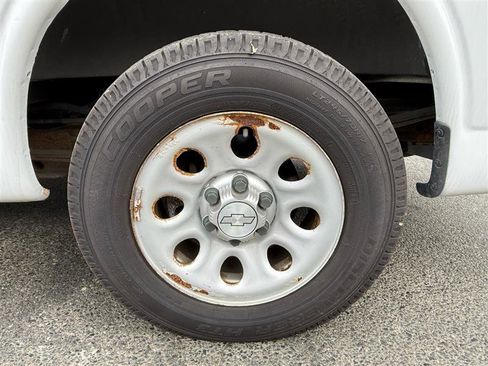 Used 2014 Chevrolet Express 1500 AWD image 12