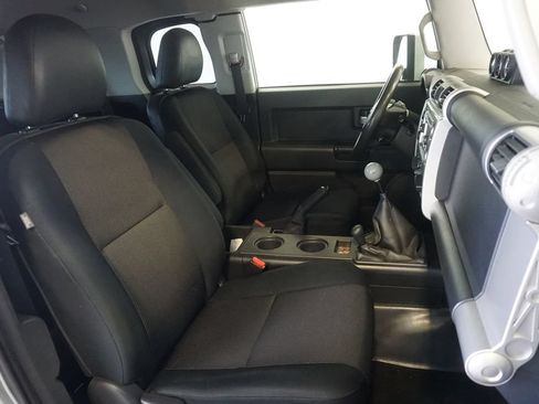 Used 2012 Toyota FJ Cruiser 4WD w/ Convenience Pkg image 16
