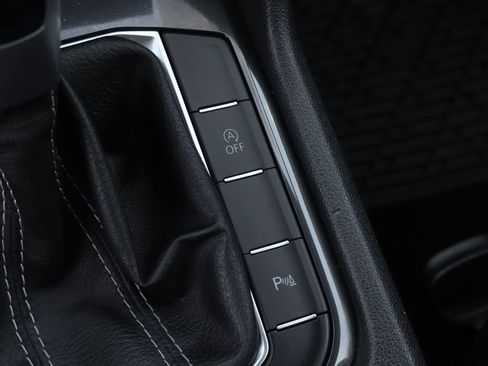 Used 2024 Volkswagen Tiguan SE R-Line FWD image 35