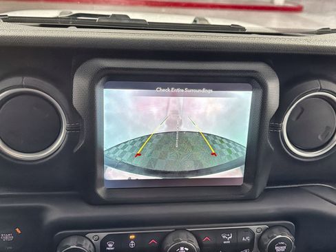 Used 2021 Jeep Wrangler Unlimited Sahara image 19