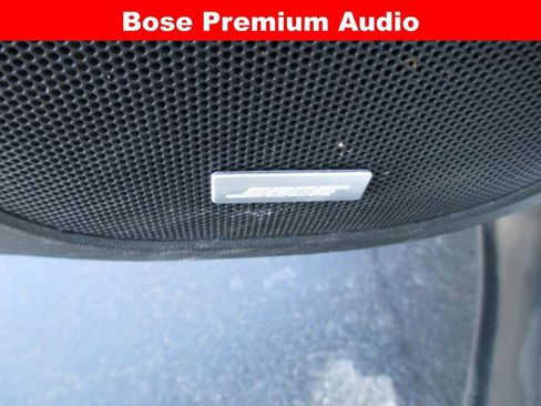 Used 2023 GMC Acadia SLT w/ Elevation Edition image 15