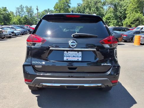 Used 2019 Nissan Rogue SV w/ Premium Package AWD/4WD image 7