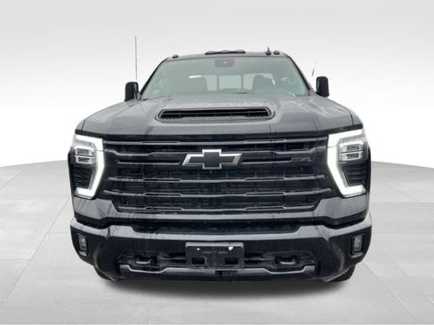 Used 2024 Chevrolet Silverado 2500 LT w/ Midnight Edition image 2