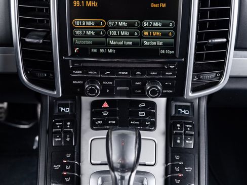 Used 2016 Porsche Cayenne Turbo AWD/4WD image 69