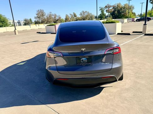 Used 2022 Tesla Model Y Long Range AWD/4WD image 9