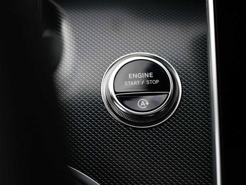 Used 2026 Mercedes-Benz C 300 4MATIC Sedan image 20