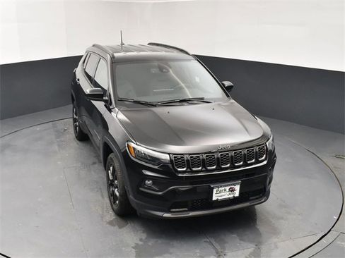 New 2026 Jeep Compass Latitude image 13