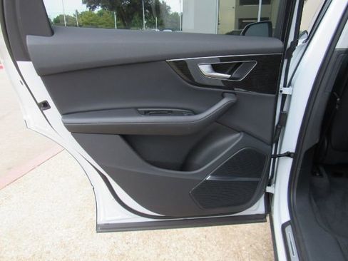 Used 2023 Audi Q7 2.0T Premium Plus w/ Premium Plus Package image 16