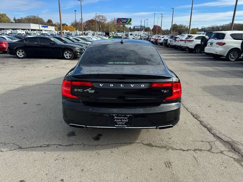 Used 2017 Volvo S90 T6 Momentum w/ Vision Package image 4