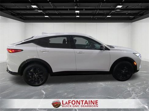 Used 2024 Buick Envista Sport Touring w/ Convenience I Package image 9