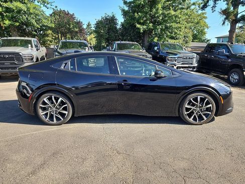 Used 2024 Toyota Prius Prime FWD image 8
