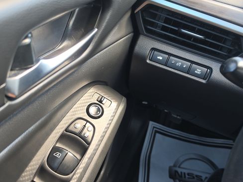 Used 2024 Nissan Altima 2.5 SV FWD image 10