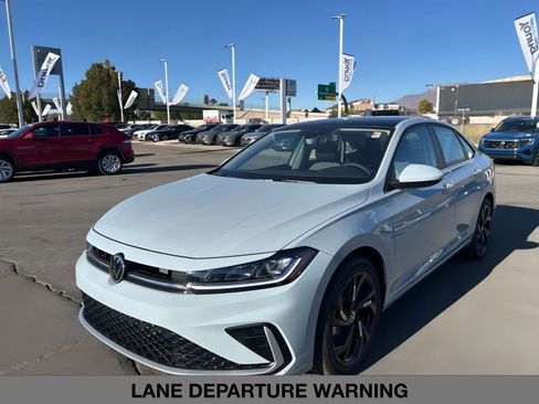 New 2026 Volkswagen Jetta SE image 9