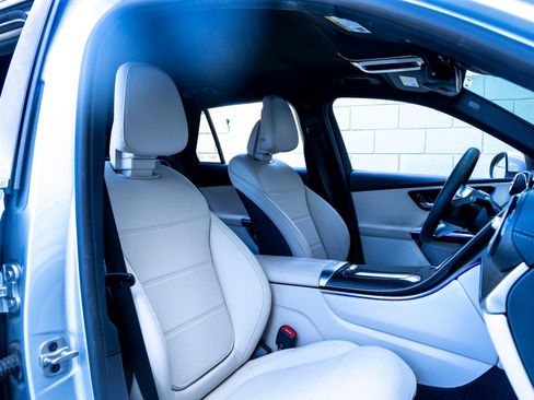 Used 2023 Mercedes-Benz GLC 300 image 27