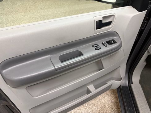 Used 2005 Ford Freestar SE FWD image 13
