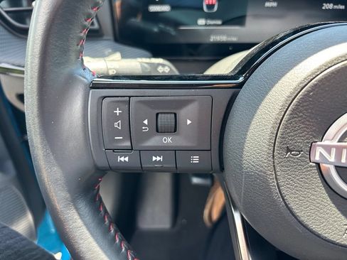 Used 2025 Nissan Kicks SR AWD/4WD image 18