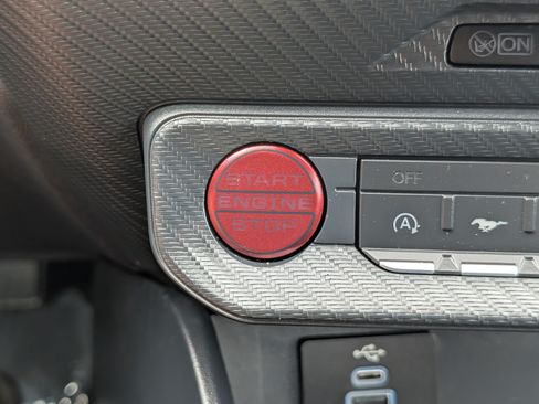 Certified 2025 Ford Mustang Coupe RWD image 20