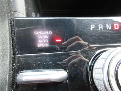Used 2024 Jeep Grand Cherokee Limited w/ Black Appearance Package AWD/4WD image 27
