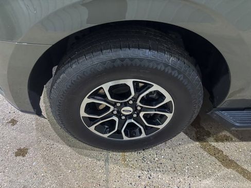 Used 2024 Ford Expedition XLT image 12