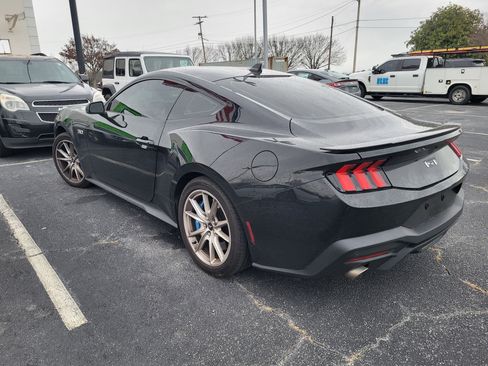 Used 2024 Ford Mustang GT Premium image 6