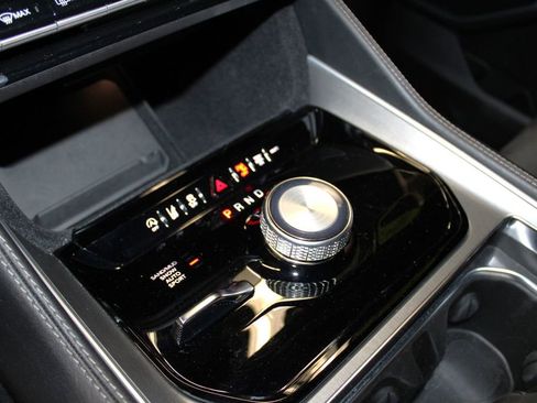 Used 2025 Jeep Wagoneer Series II image 20