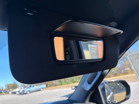 New 2026 Chevrolet Suburban LS image 28