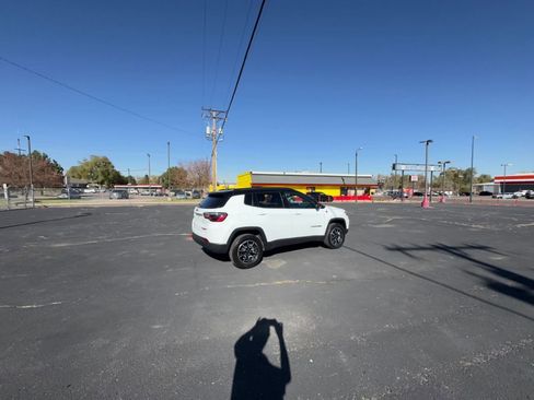 Used 2025 Jeep Compass Trailhawk image 16