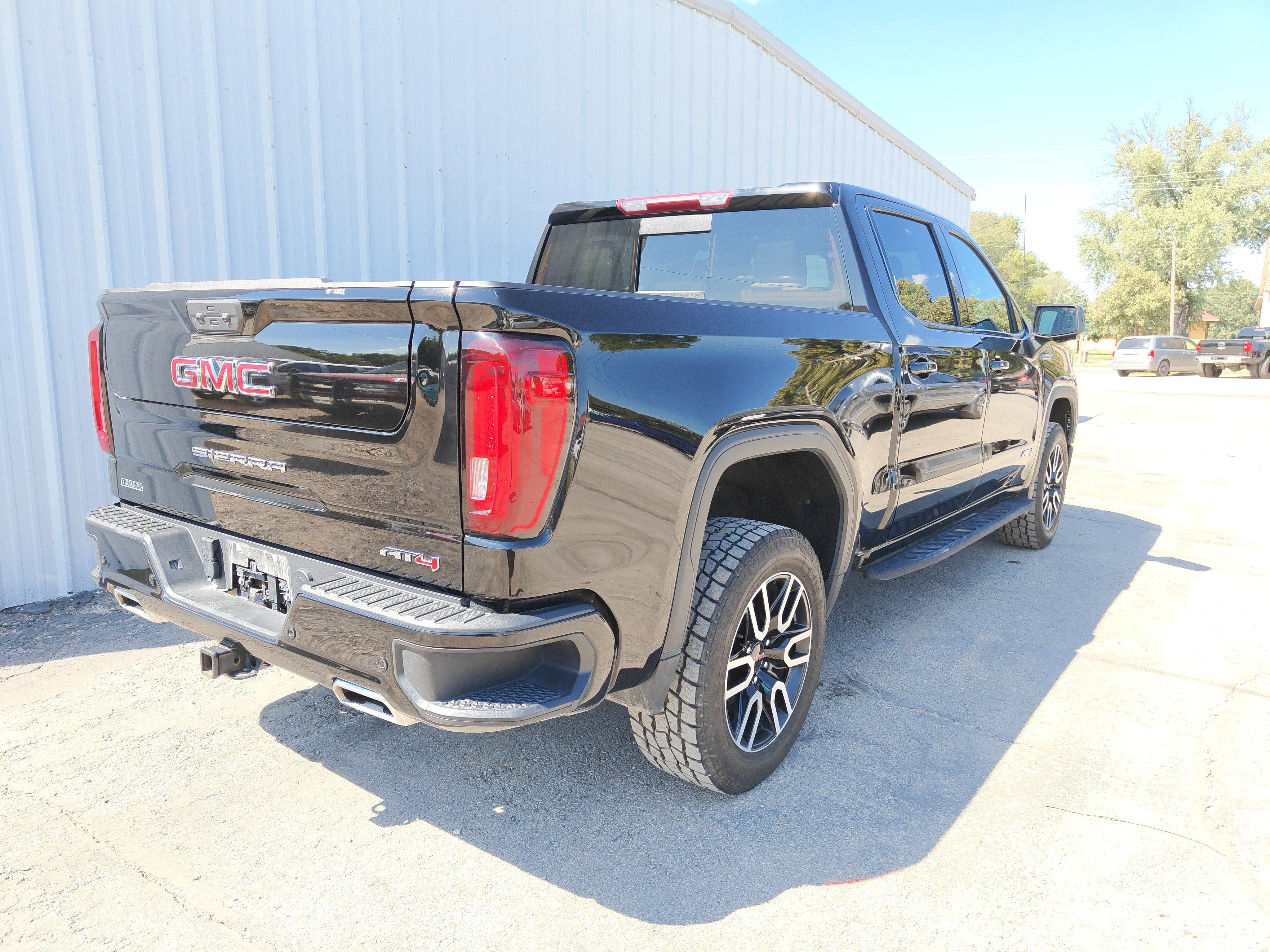 Used 2024 GMC Sierra 1500 AT4 w/ AT4 Premium Package AWD/4WD image 14