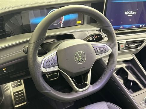 New 2026 Volkswagen Tiguan SE R-Line AWD/4WD image 18